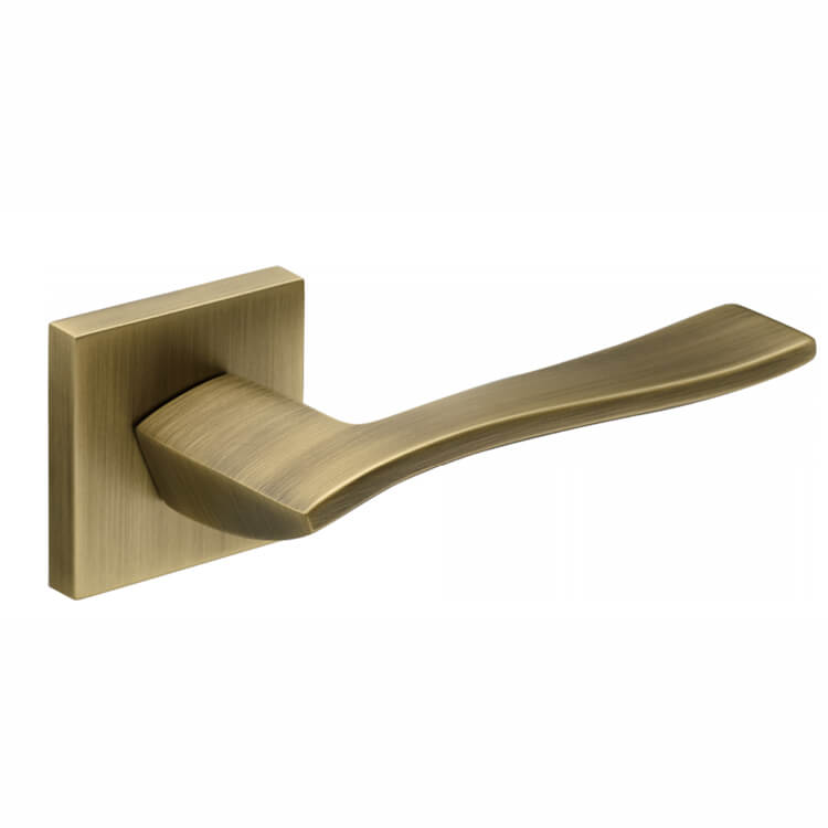 BRASS DOOR HANDLE A801-009