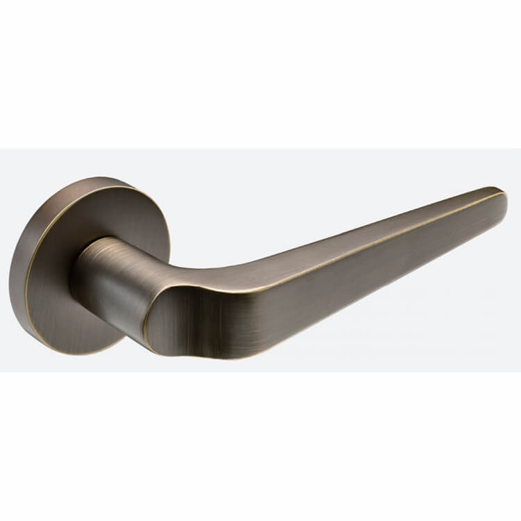 BRASS DOOR HANDLE A802-018