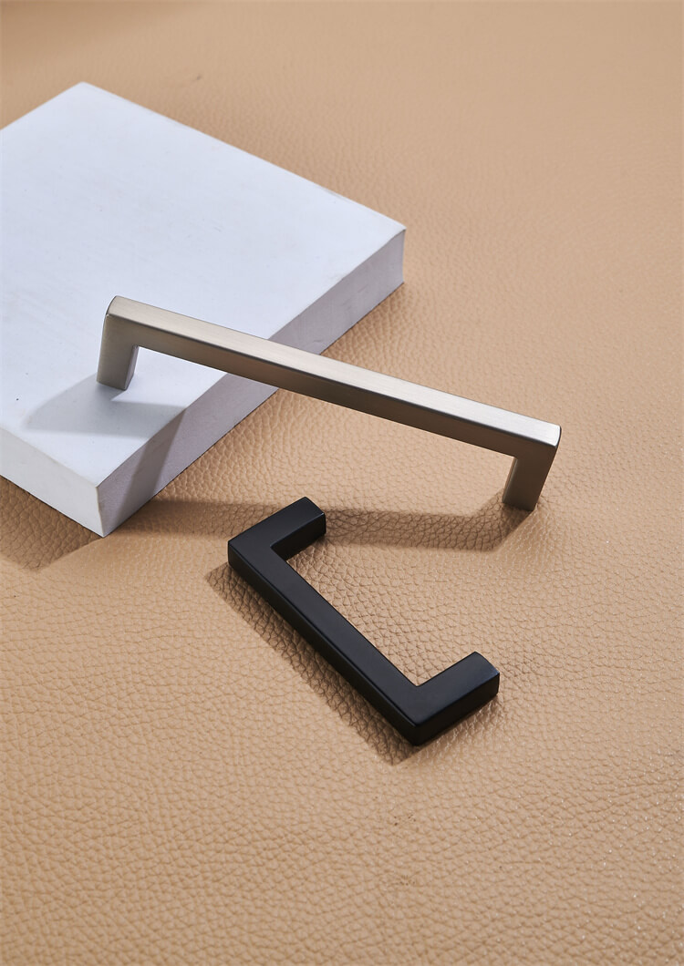 CABINET HANDLE AK03559